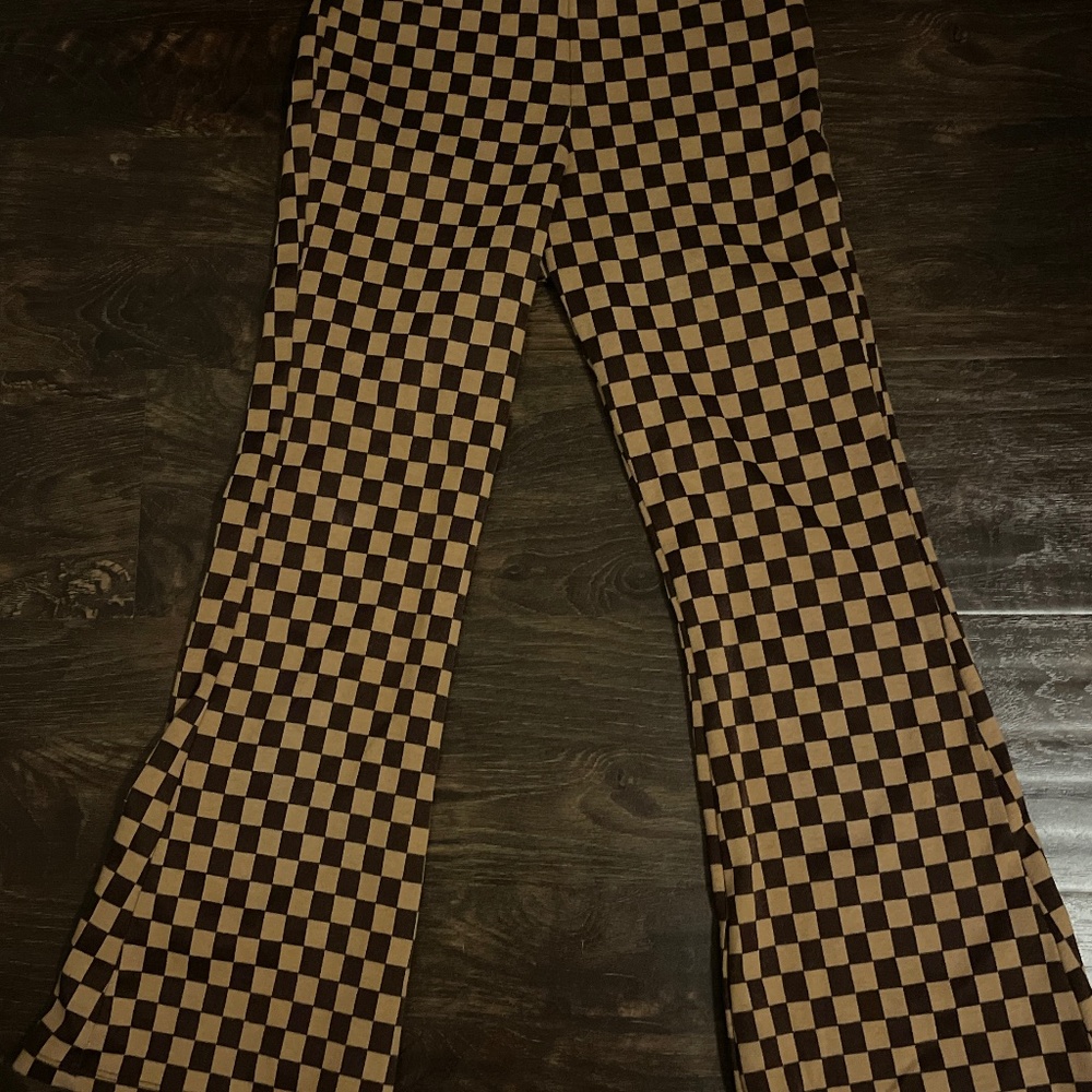 Checkered flare leggings